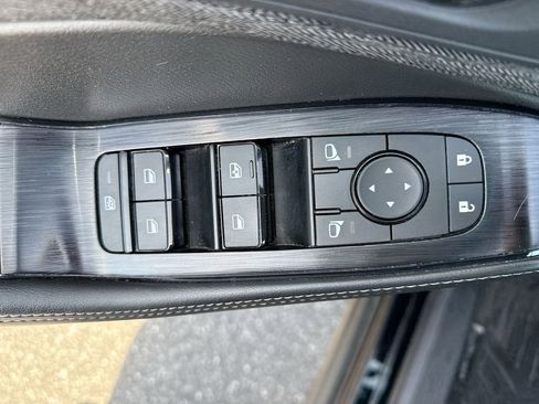 Used 2023 Nissan Rogue SV image 21