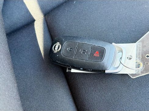 Used 2023 Nissan Rogue S AWD/4WD image 34