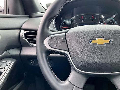 Used 2023 Chevrolet Traverse LT FWD image 24