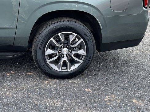 Certified 2023 Chevrolet Suburban LT w/ Luxury Package image 9