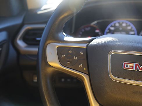 Used 2021 GMC Acadia Denali image 11