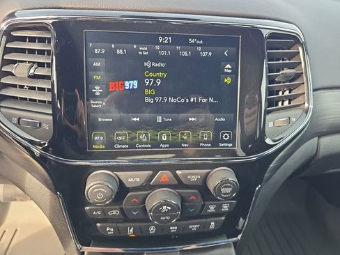 Used 2021 Jeep Grand Cherokee Laredo X image 20