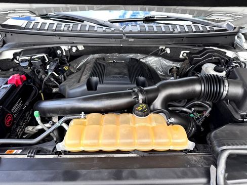 Used 2018 Ford Expedition XLT AWD/4WD image 14