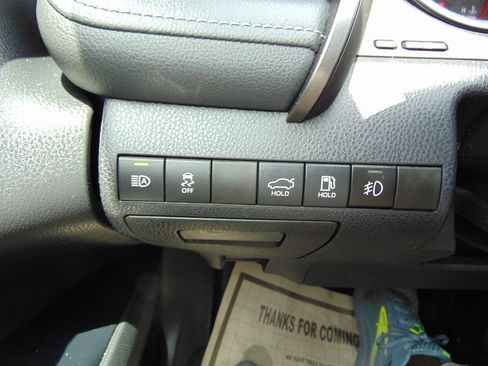 Used 2020 Toyota Camry XSE image 36