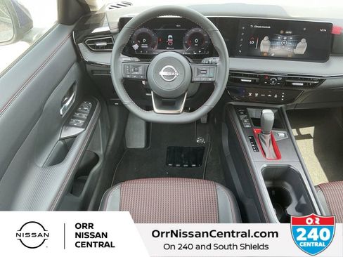 New 2025 Nissan Kicks SR FWD image 14