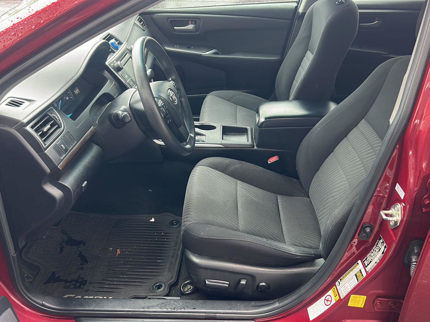 Used 2015 Toyota Camry LE FWD image 9
