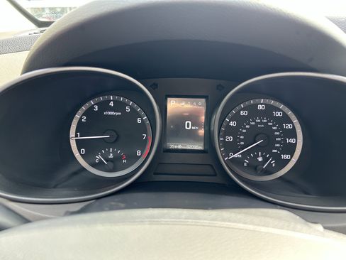 Used 2017 Hyundai Santa Fe Sport image 11