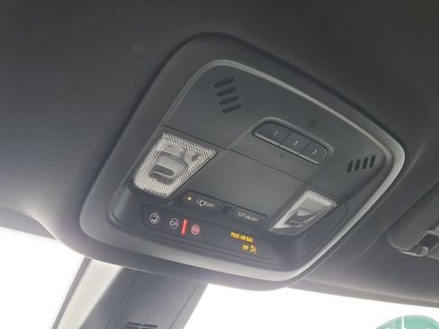 Certified 2023 Chevrolet Traverse LT FWD image 31