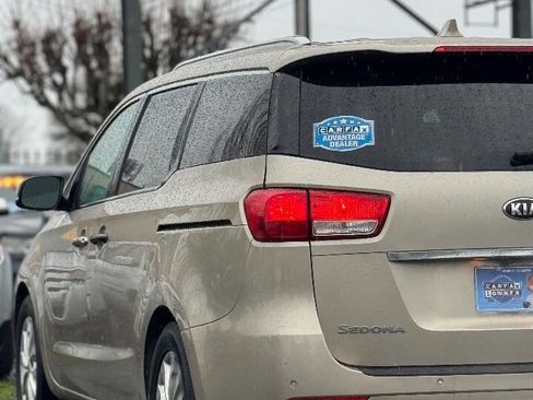 Used 2015 Kia Sedona EX image 10