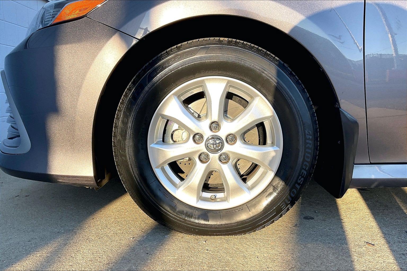 Used 2022 Toyota Camry LE FWD image 11