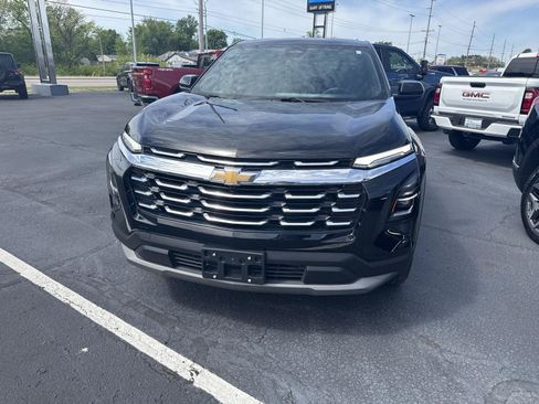 Used 2025 Chevrolet Equinox LT FWD image 6