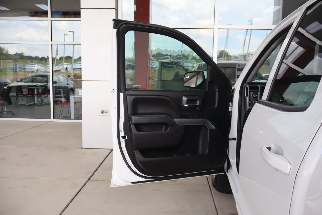 Used 2018 Chevrolet Silverado 1500 LT w/ All Star Edition AWD/4WD image 12