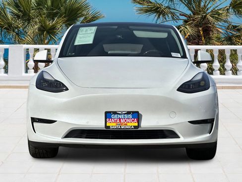 Used 2022 Tesla Model Y Performance image 9