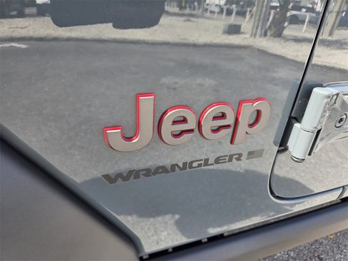 Used 2025 Jeep Wrangler Unlimited Rubicon w/ Safety Group image 6