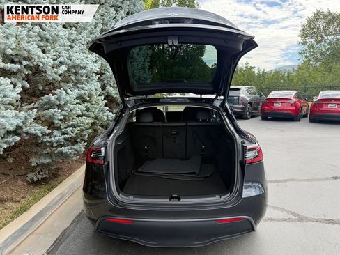 Used 2024 Tesla Model Y Long Range AWD/4WD image 30