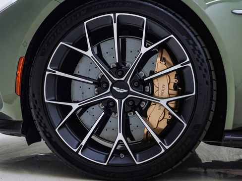 Used 2026 Aston Martin V8 Vantage Roadster image 17