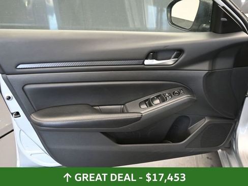 Used 2024 Nissan Altima 2.5 SV image 20