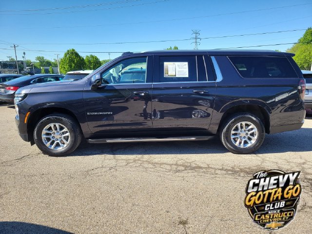 Used 2025 Chevrolet Suburban LT AWD/4WD image 2
