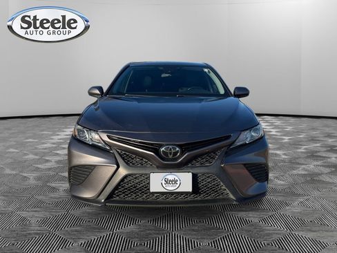 Used 2020 Toyota Camry SE image 8