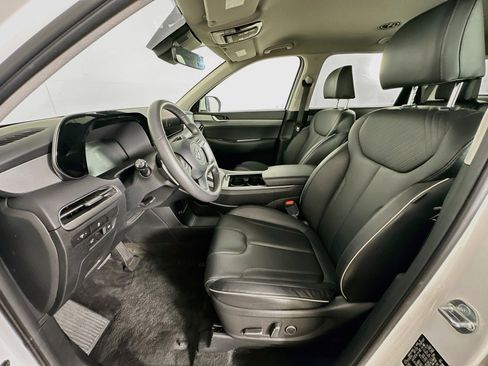 Used 2025 Hyundai Palisade SEL FWD image 13