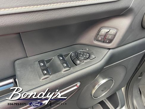 Used 2023 Ford Expedition XLT image 8