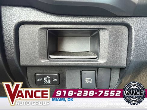 Used 2018 Toyota Tacoma SR5 image 29