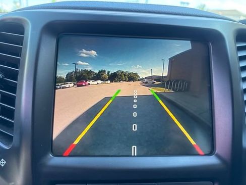 Used 2017 Jeep Cherokee Limited w/ Luxury Group FWD image 17