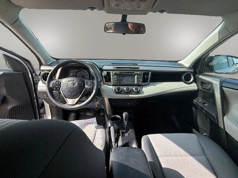 Used 2015 Toyota RAV4 LE FWD image 18