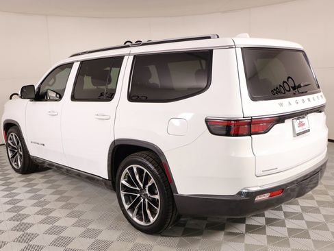 Used 2022 Jeep Wagoneer Series III w/ Premium Group I AWD/4WD image 25
