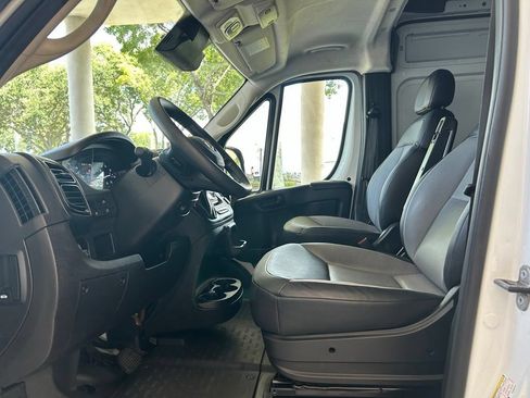 Used 2025 RAM ProMaster 2500 w/ Convenience Group FWD image 6