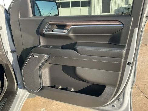 Used 2024 Chevrolet Silverado 1500 LT Trail Boss w/ Convenience Package II image 35