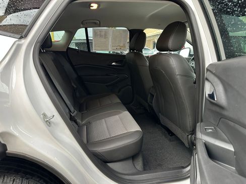 Used 2025 Chevrolet Trax LT image 23