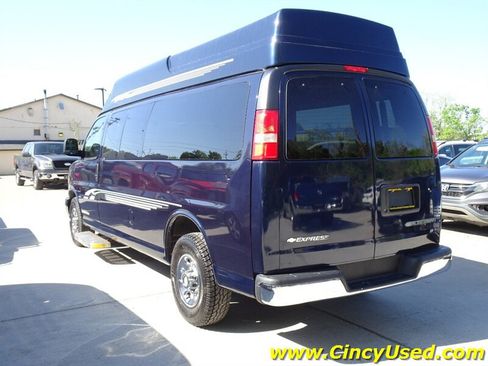 Used 2012 Chevrolet Express 3500 LT w/ LT Preferred Equipment Group RWD image 9