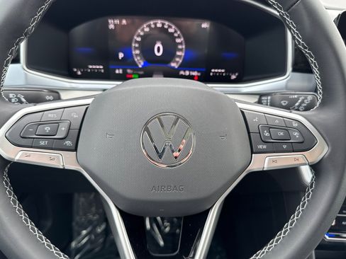 New 2025 Volkswagen Taos SE image 23