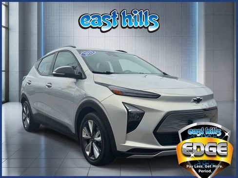 Certified 2023 Chevrolet Bolt EUV LT w/ Convenience Package FWD image 1