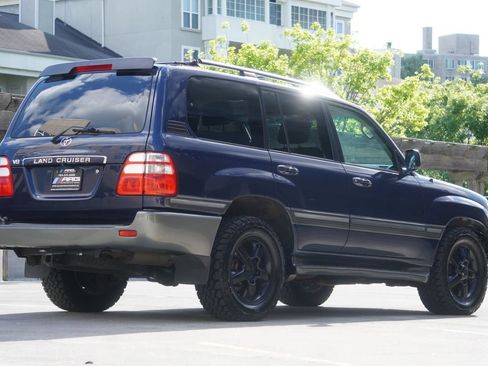 Used 2004 Toyota Land Cruiser AWD/4WD image 22