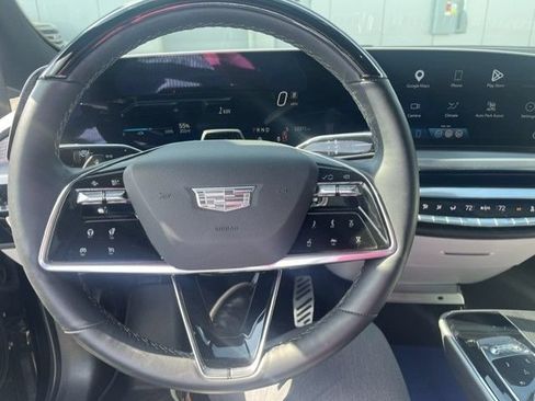 Used 2024 Cadillac Lyriq Luxury RWD image 8