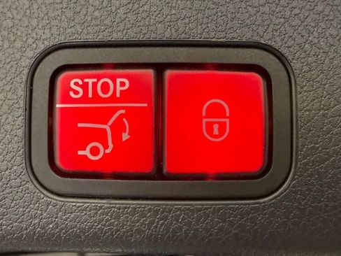 Used 2023 Mercedes-Benz GLB 250 4MATIC image 20