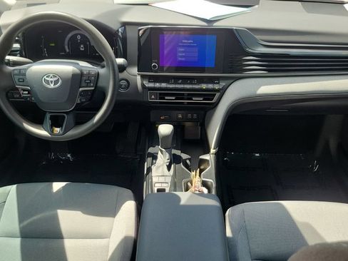 Used 2025 Toyota Camry LE FWD image 11