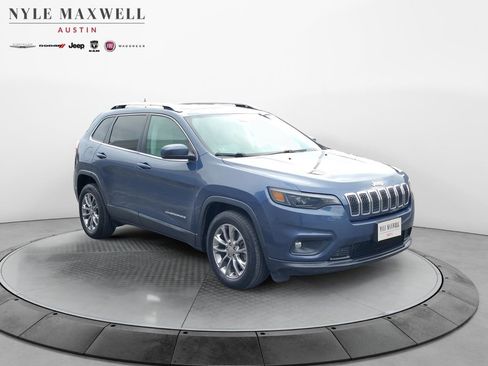 Used 2020 Jeep Cherokee Latitude Plus w/ Comfort/Convenience Group image 2
