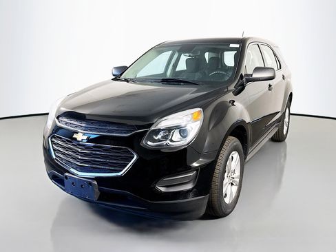 Used 2017 Chevrolet Equinox LS image 4