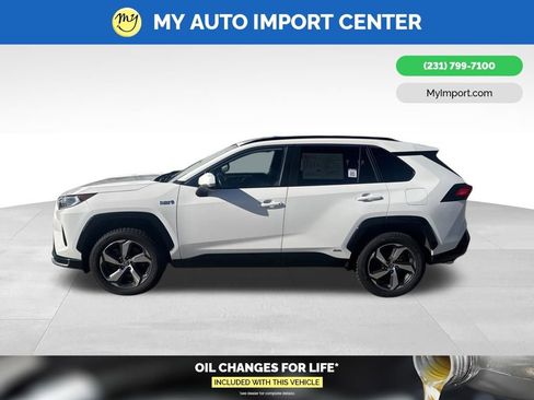 Used 2021 Toyota RAV4 SE image 4