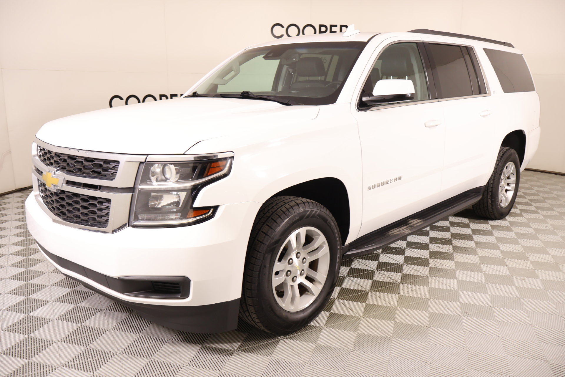 Used 2020 Chevrolet Suburban LT AWD/4WD image 10