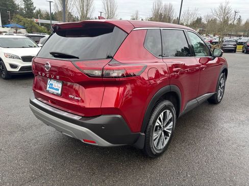 Used 2021 Nissan Rogue SV image 5