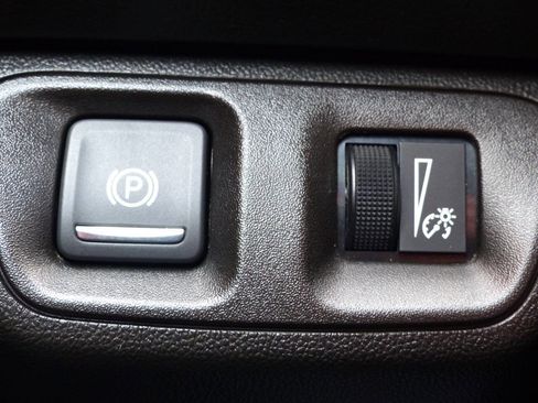 Used 2021 GMC Acadia SLE w/ Driver Convenience Package image 23