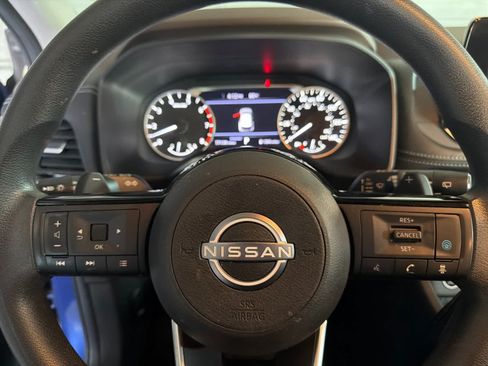 Used 2022 Nissan Rogue SV FWD image 24