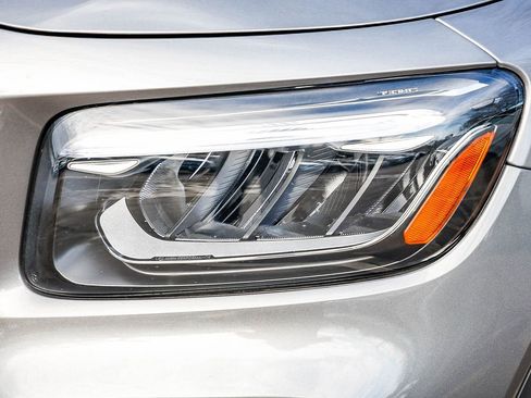 Used 2025 Mercedes-Benz GLB 250 GLB 250 image 3