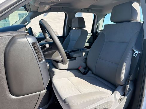 Used 2018 Chevrolet Silverado 1500 W/T AWD/4WD image 21