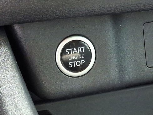 Used 2021 Nissan Rogue SV FWD image 23