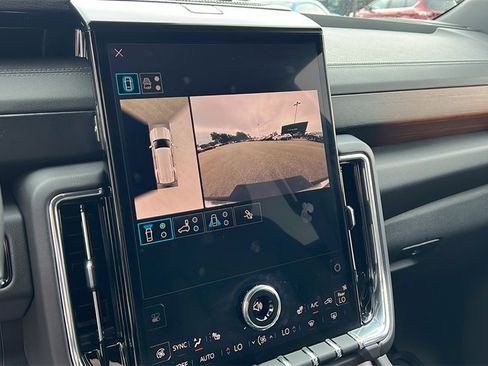 Used 2025 GMC Yukon Denali image 25